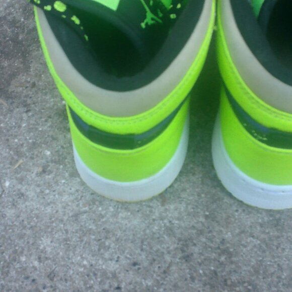 Multicolor Jordan Kid's Air Jordan 1 Mid SE  size 5.5 - Picture 5 of 5